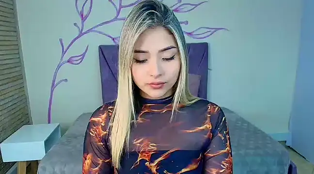 Snapshot of DahliaMoore chatting on 02-03-25, 11:05 DahliaMoore online show from 02-03-25, 11:05