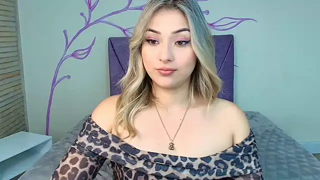 Snapshot of DahliaMoore chatting on 02-06-25, 10:53 DahliaMoore online show from 02-06-25, 10:53