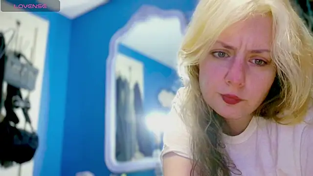 SkarlettRose96 online show from 11-18-25, 12:20