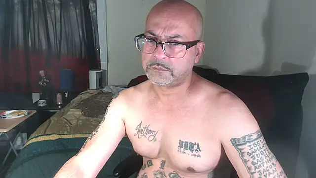 Snapshot of RickStone51 chatting on 09-15-25, 03:50 RickStone51 online show from 09-15-25, 03:50