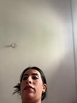 Snapshot of IssabellaLopez chatting on 05-20-26, 04:46 IssabellaLopez online show from 05-20-26, 04:46