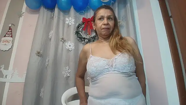 Snapshot of Lesbiandreams chatting on 12-13-24, 08:47 Lesbiandreams online show from 12-13-24, 08:47