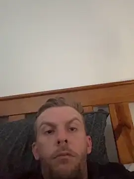 aus guy93 online show from 10-29-25, 03:20