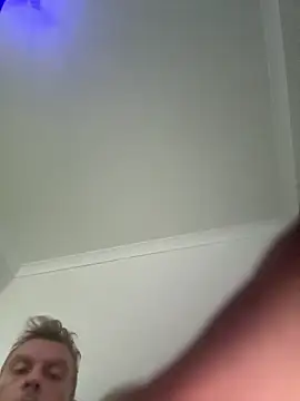 aus guy93 online show from 04-06-26, 03:59