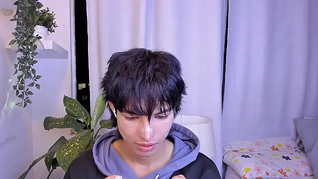 Snapshot of santy-kitty chatting on 06-25-26, 03:17 santy-kitty online show from 06-25-26, 03:17