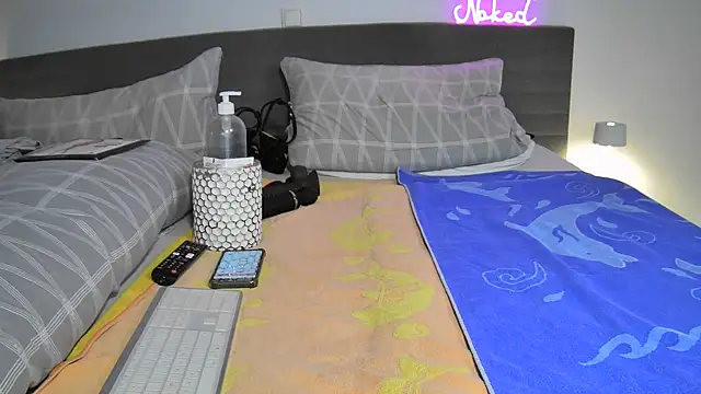 Sissy-Bee online show from 11-09-25, 07:12