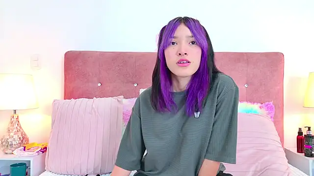 AlliciaKim online show from 12-18-24, 07:08