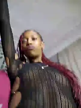 Snapshot of 02Boitybaby chatting on 06-04-26, 06:36 02Boitybaby online show from 06-04-26, 06:36