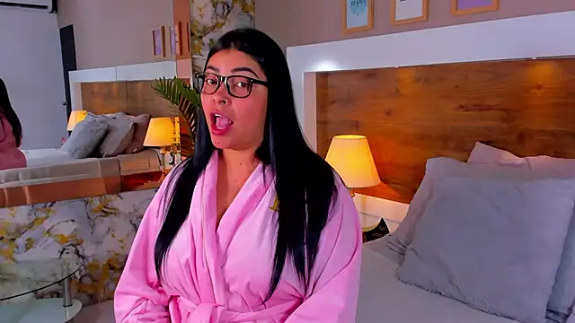 EmaBakker online show from 10-23-25, 01:10