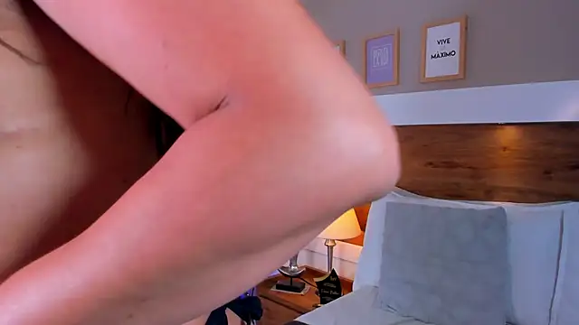 EmaBakker online show from 02-10-26, 06:50