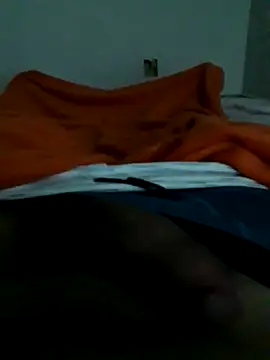 Snapshot of lm279 chatting on 10-15-25, 03:01 lm279 online show from 10-15-25, 03:01