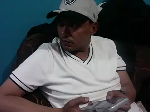 Snapshot of TUMORENO1 chatting on 01-23-25, 03:26 TUMORENO1 online show from 01-23-25, 03:26