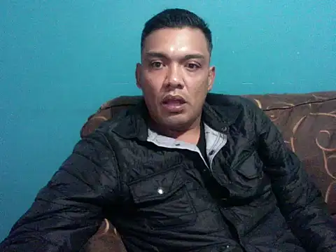 Snapshot of TUMORENO1 chatting on 02-13-25, 11:47 TUMORENO1 online show from 02-13-25, 11:47