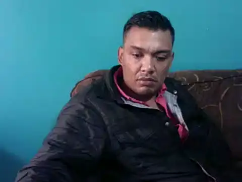 Snapshot of TUMORENO1 chatting on 02-17-25, 07:42 TUMORENO1 online show from 02-17-25, 07:42