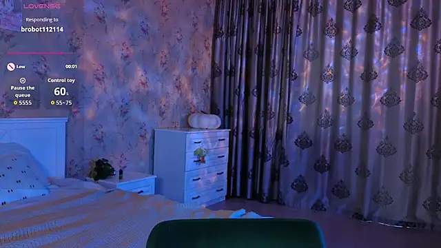 Nora Failure online show from 09-19-25, 02:13