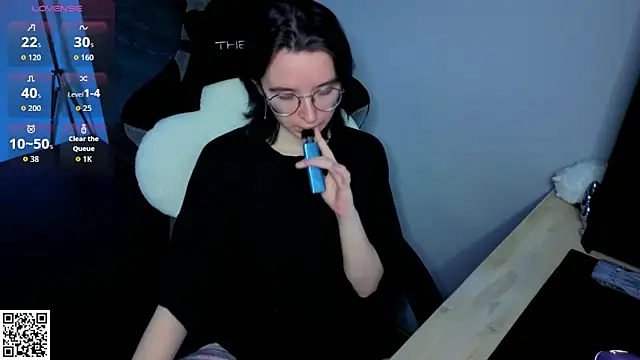 Nora Failure online show from 06-18-26, 10:47