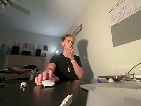 Snapshot of twentywithafelonyy chatting on 01-23-25, 05:45 twentywithafelonyy online show from 01-23-25, 05:45