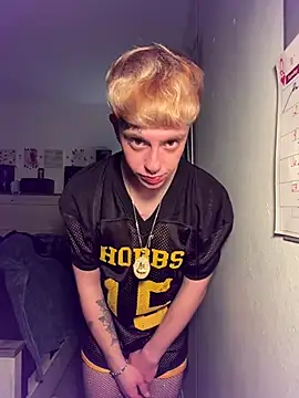 Snapshot of twentywithafelonyy chatting on 02-24-25, 10:48 twentywithafelonyy online show from 02-24-25, 10:48