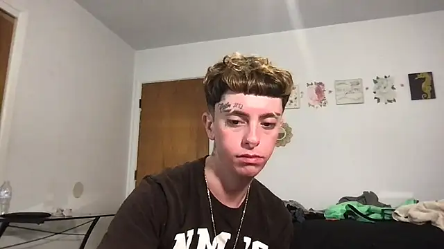 Snapshot of twentywithafelonyy chatting on 09-11-25, 10:26 twentywithafelonyy online show from 09-11-25, 10:26