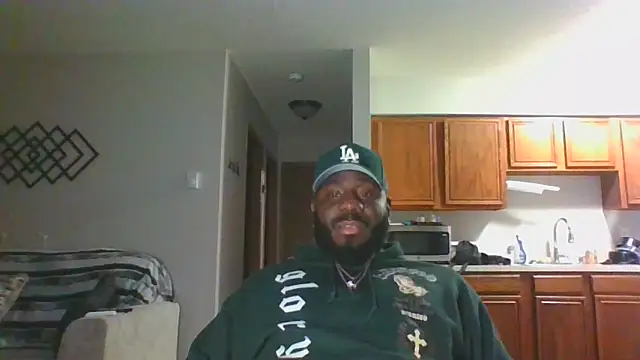 Stayinalive1992 online show from 12-17-24, 06:24