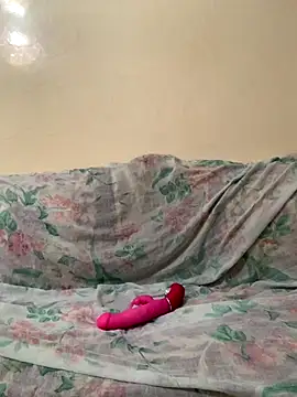 Snapshot of Layla-daloua chatting on 09-20-25, 07:48 Layla-daloua online show from 09-20-25, 07:48