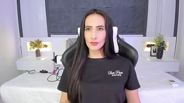 SaraGomez1 online show from 10-02-25, 04:03