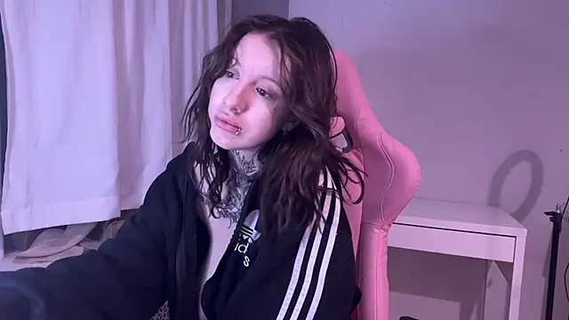 moundliicht1 online show from 04-05-26, 07:44