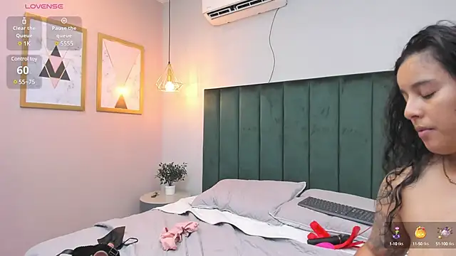 Snapshot of Dilan_y_Mia chatting on 12-06-24, 05:11 Dilan y Mia online show from 12-06-24, 05:11