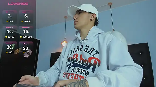 Lobo 17  online show from 11-07-25, 03:39