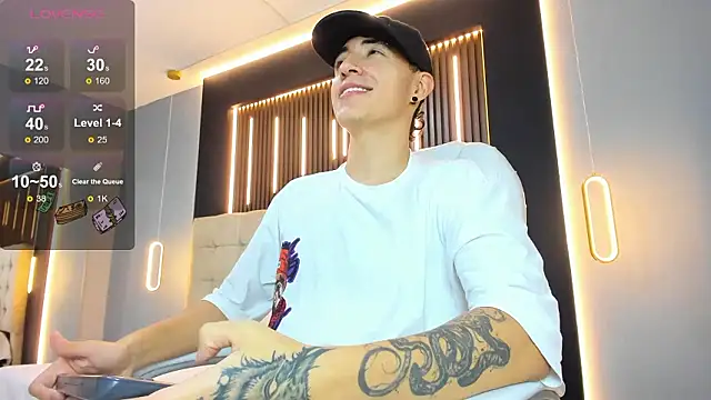 Lobo 17  online show from 03-22-26, 03:43