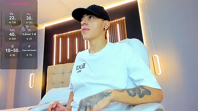 Lobo 17  online show from 03-24-26, 03:44