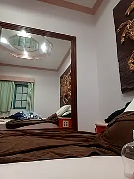 Snapshot of scottish068 chatting on 03-04-25, 04:41 scottish068 online show from 03-04-25, 04:41