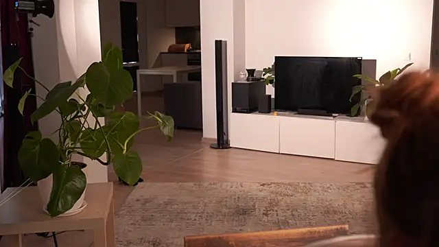 EsmaCrumbley online show from 03-30-26, 04:35