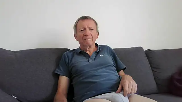 Snapshot of naturiste974 chatting on 04-22-26, 03:24 naturiste974 online show from 04-22-26, 03:24