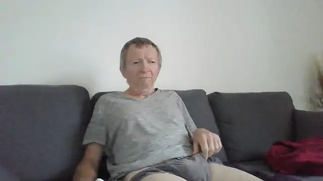 Snapshot of naturiste974 chatting on 05-18-26, 05:57 naturiste974 online show from 05-18-26, 05:57