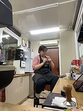 cinnabon  online show from 02-10-25, 03:42