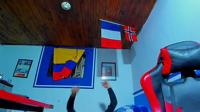 Snapshot of maxowens_oficial chatting on 02-21-26, 10:33 maxowens oficial online show from 02-21-26, 10:33