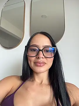 Snapshot of rubyhill_2711 chatting on 06-15-26, 05:04 rubyhill 2711 online show from 06-15-26, 05:04