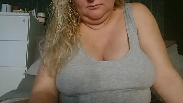 Snapshot of Marie_Slate chatting on 11-11-25, 10:48 Marie Slate online show from 11-11-25, 10:48