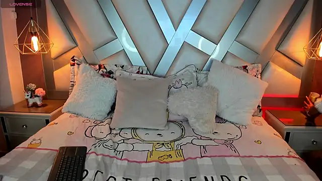 Amber villalobos  online show from 03-07-25, 04:02