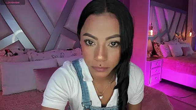 Amber villalobos  online show from 10-10-25, 03:49