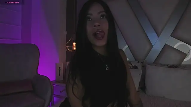 Amber villalobos  online show from 12-17-25, 05:57