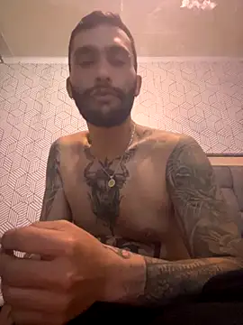 Snapshot of openmind_boy chatting on 09-10-25, 02:22 openmind boy online show from 09-10-25, 02:22