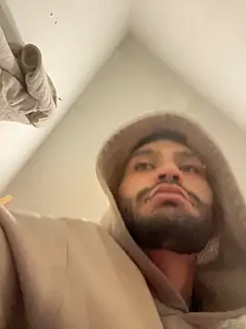 Snapshot of openmind_boy chatting on 09-14-25, 03:22 openmind boy online show from 09-14-25, 03:22