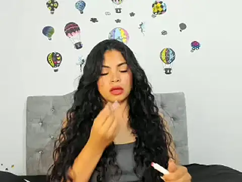 Kymbrown25 online show from 12-10-24, 01:43