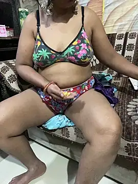 Snapshot of Tameesh_sexy_mistress chatting on 04-18-26, 05:11 Tameesh sexy mistress online show from 04-18-26, 05:11