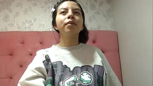 CarolineBrunx online show from 12-16-25, 02:38