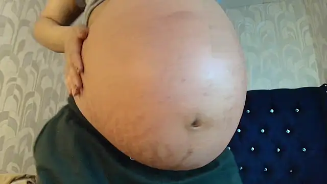 Snapshot of CarolineBrunx chatting on 04-21-26, 11:18 CarolineBrunx online show from 04-21-26, 11:18