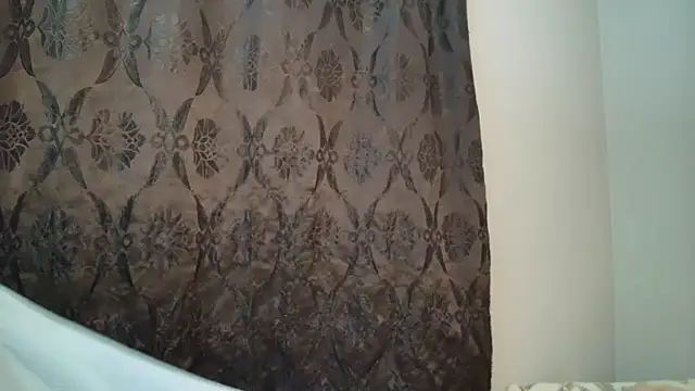 Snapshot of CarolineBrunx chatting on 08-04-26, 04:04 CarolineBrunx online show from 08-04-26, 04:04