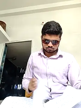 Snapshot of Ishan003 chatting on 06-01-26, 04:25 Ishan003 online show from 06-01-26, 04:25